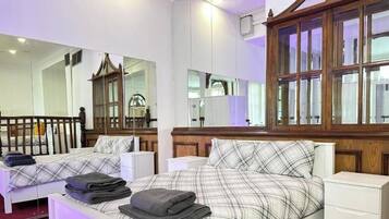 Apartment, Private Bathroom (Room 001)