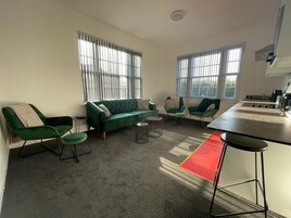 标准公寓, 私人浴室 | 酒廊