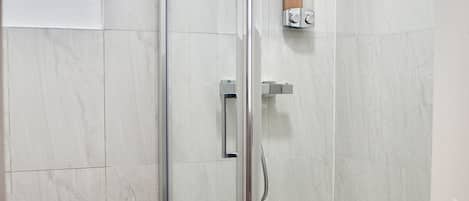 Appartement, salle de bain privée (Formby Suite) | Salle de bain