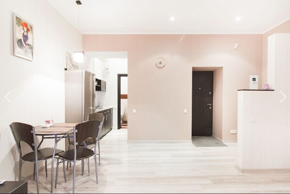 公寓, 1 間臥室 | 布置獨特、書桌、熨斗/熨衣板、免費無線上網