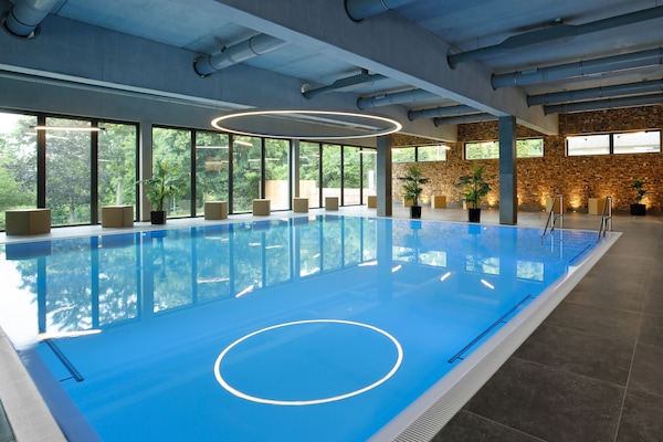 3 indoor pools, open 7:00 AM to 10:00 PM, pool loungers