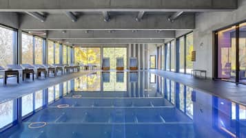 Exercise/lap pool