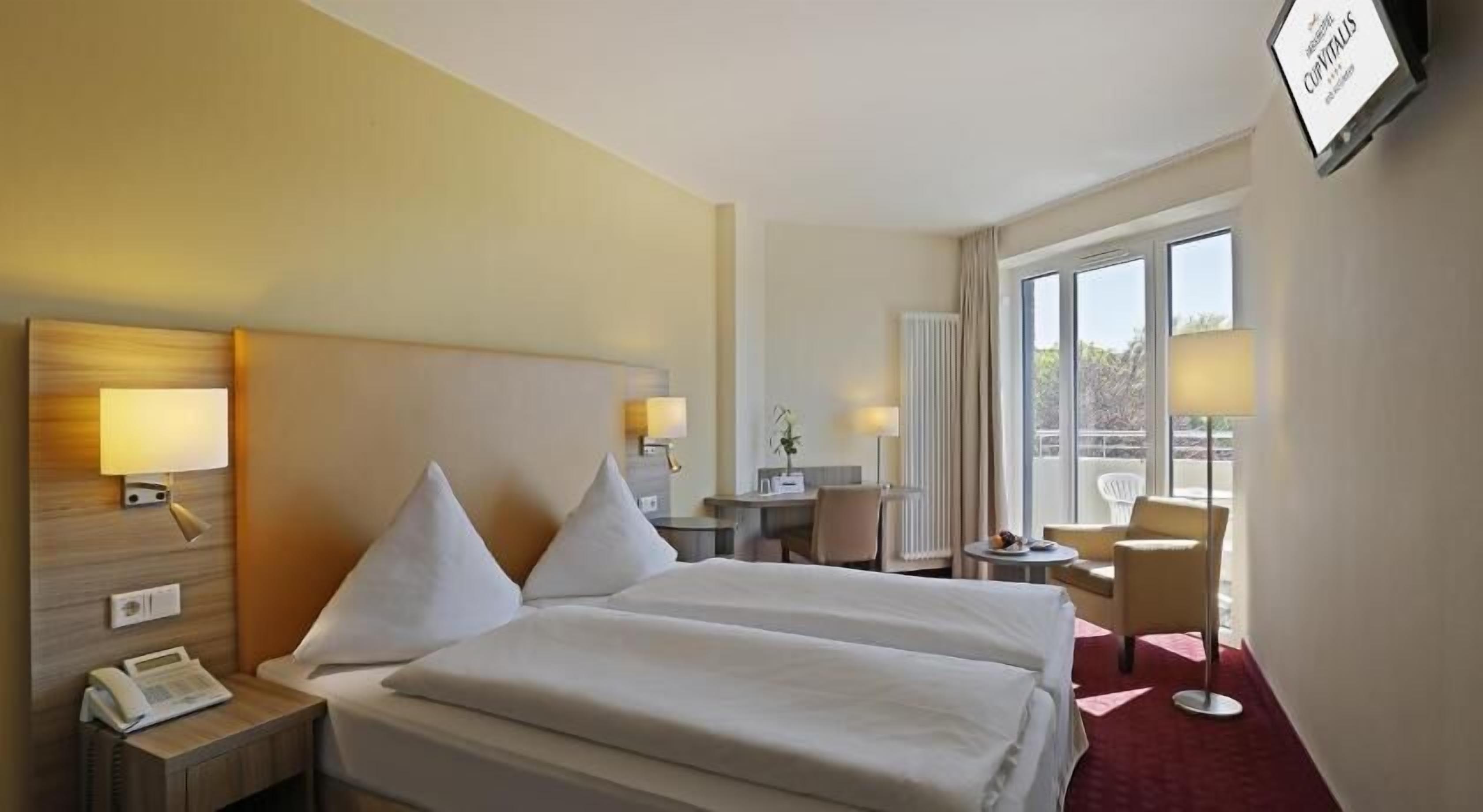 Värdeförvaringsskåp på rummet, skrivbord, gratis wi-fi och sängkläder