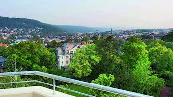Einzelzimmer | Zimmersafe, Schreibtisch, kostenloses WLAN, Bettwäsche