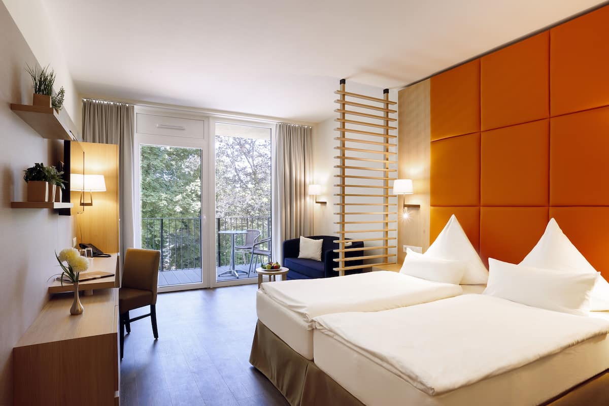 Deluxe Double Room | In-room safe, desk, free WiFi, bed sheets