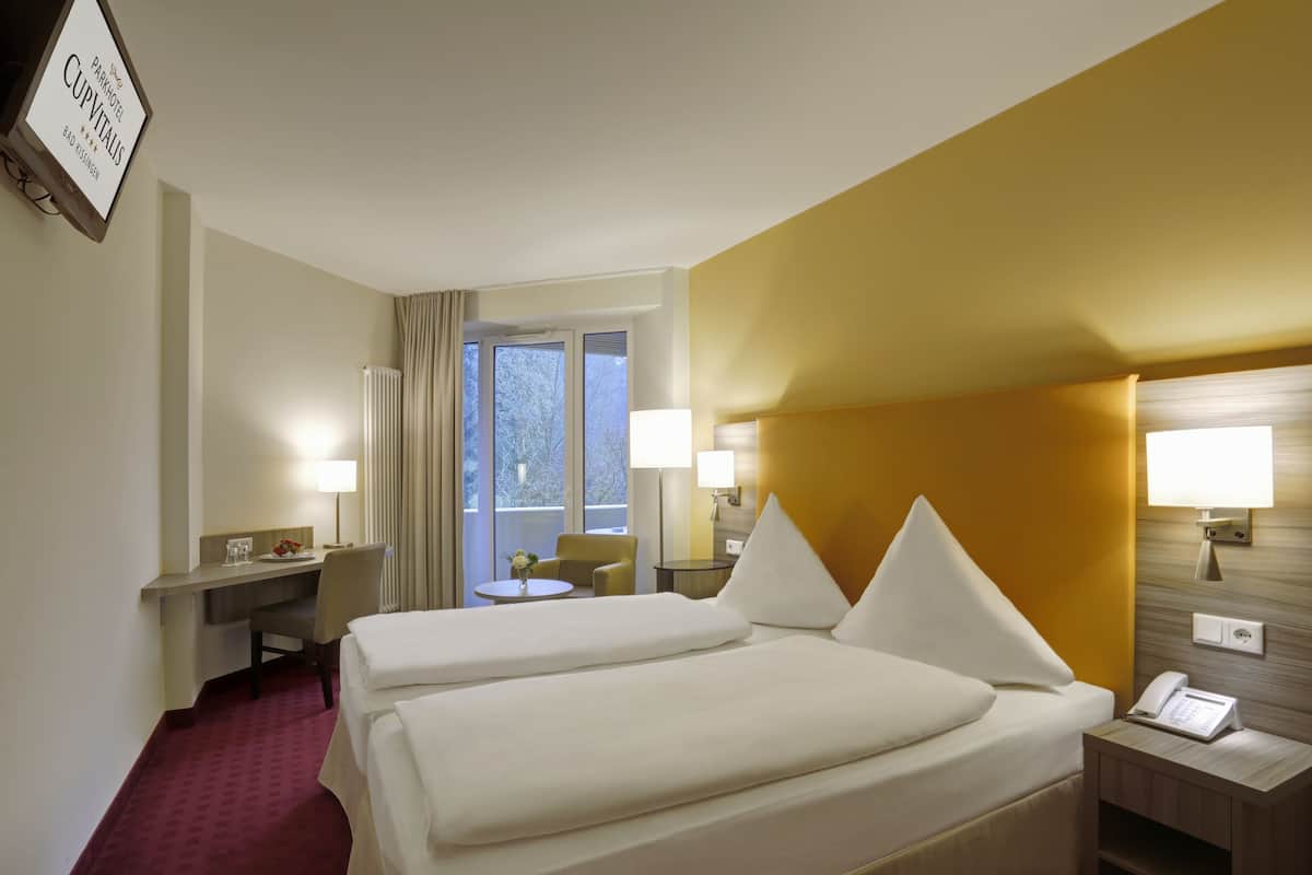 Double Room | In-room safe, desk, free WiFi, bed sheets