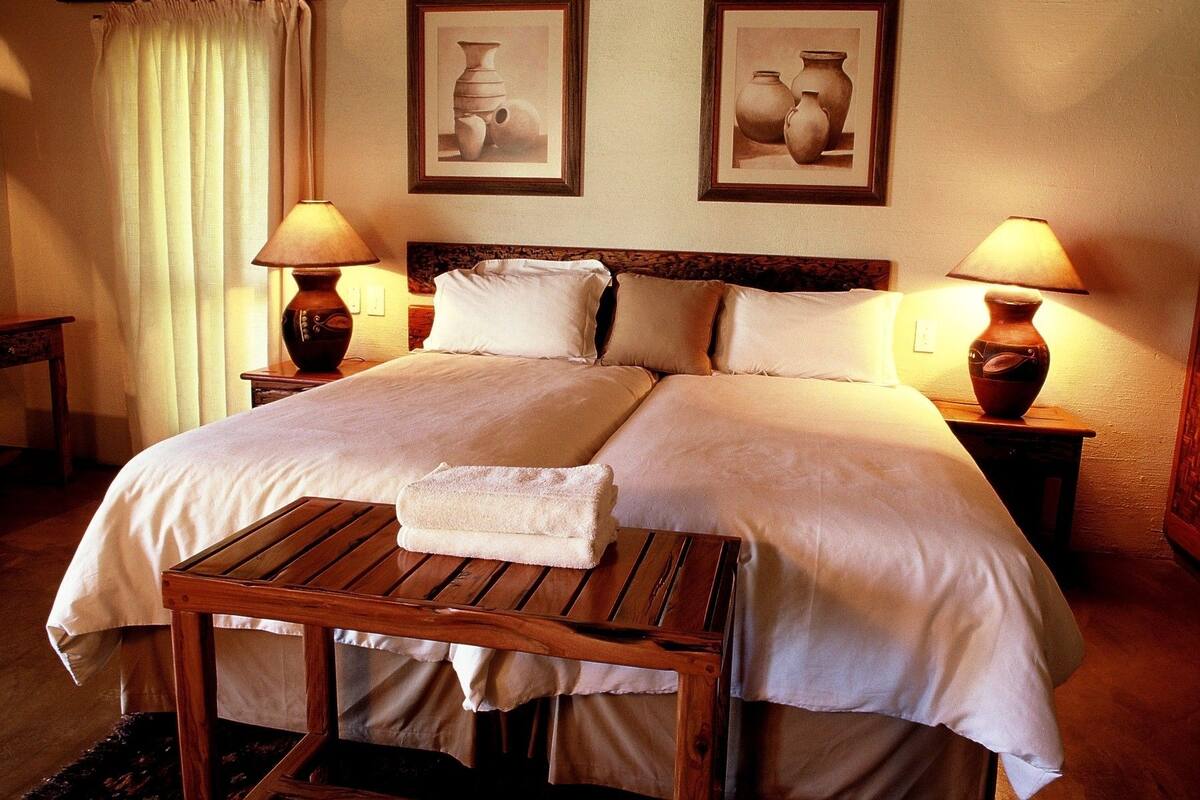 Villa, 5 Bedrooms | 5 bedrooms, minibar, free WiFi, bed sheets