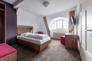 Habitació individual estàndard | Roba de llit hipoal·lergògena i escriptori 