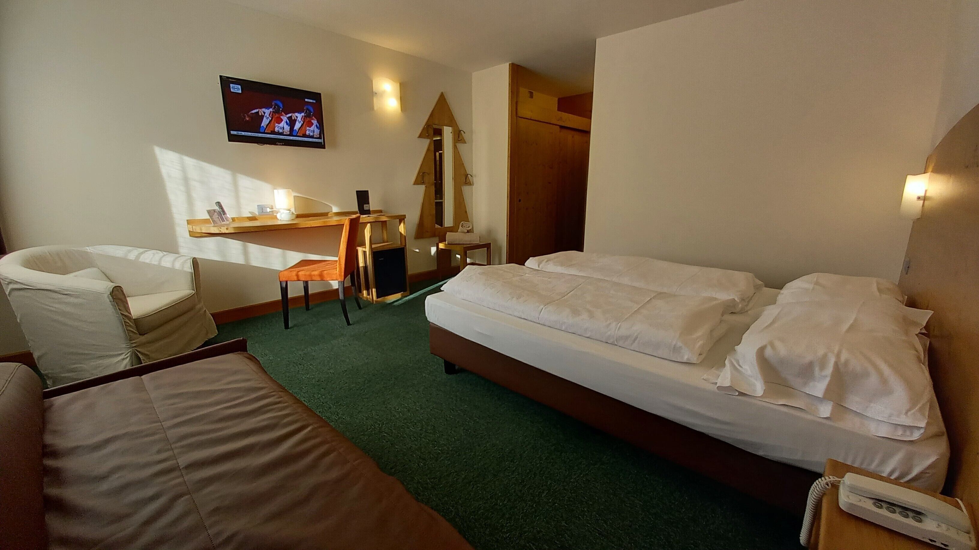 Minibar, in-room safe, individually decorated, individually furnished