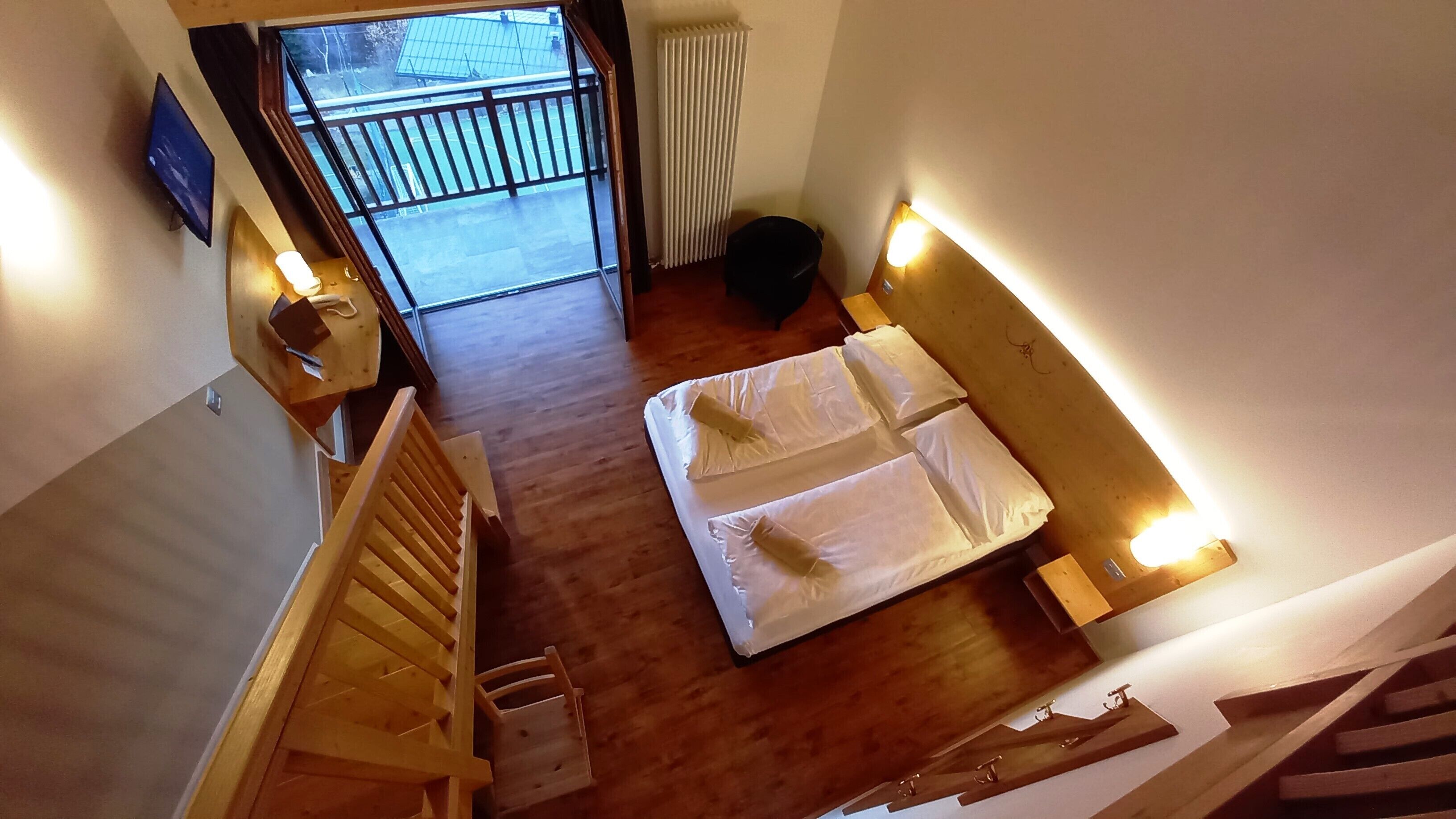 minibar, in-room safe, individually decorated, individually furnished