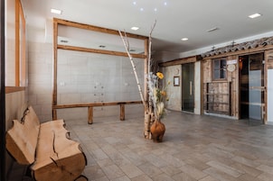 Sauna seca, banheira de hidromassagem, sauna a vapor