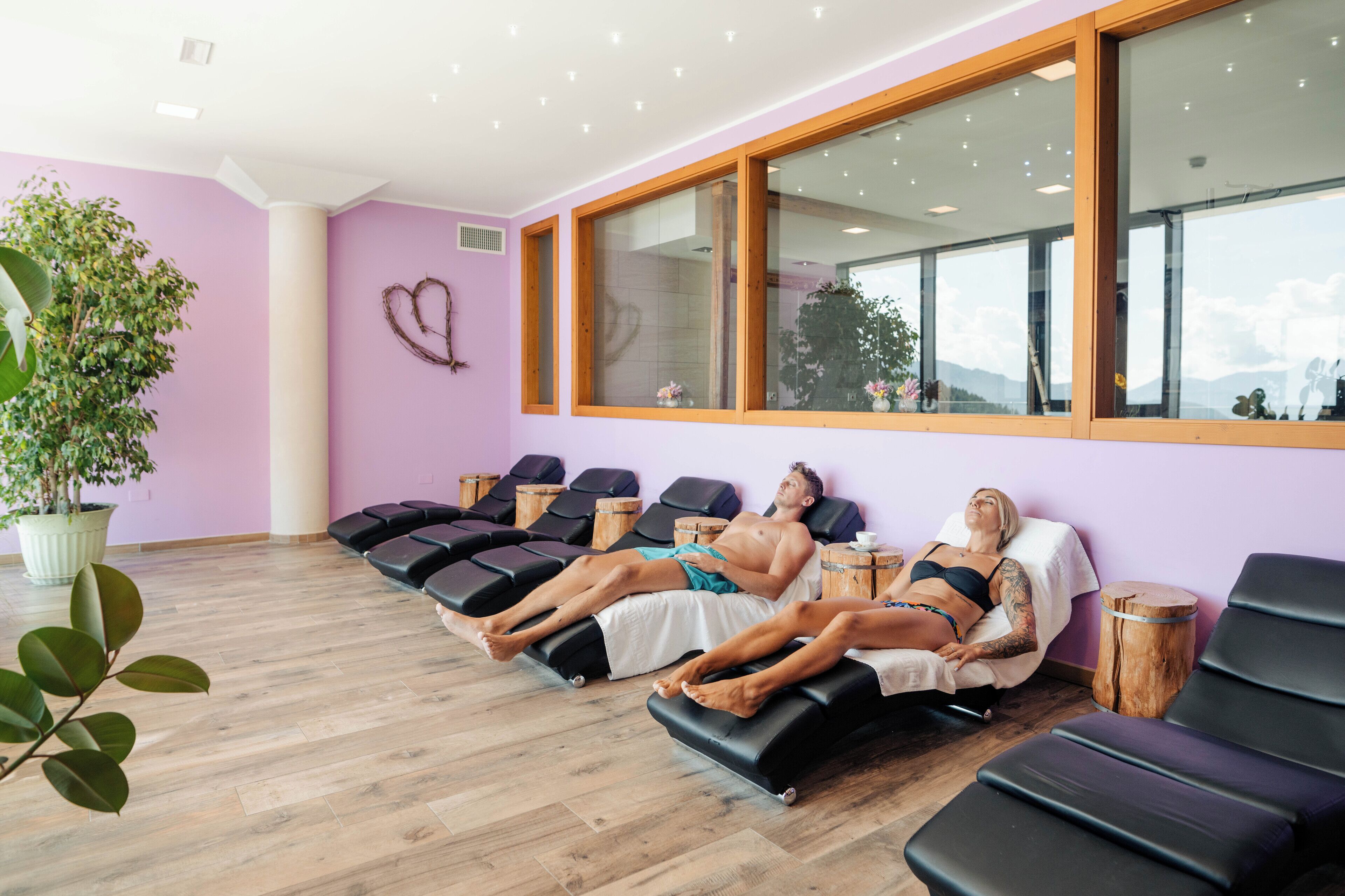 Sauna seca, banheira de hidromassagem, sauna a vapor