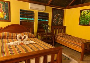 Caja de seguridad en la habitación, escritorio y wifi gratis 