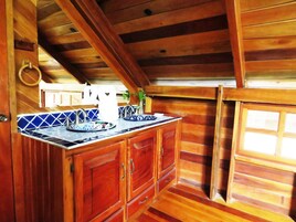 Ducha, toallas, jabón, shampoo