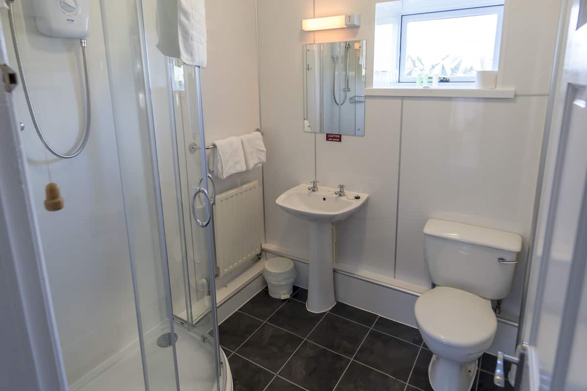single room | bathroom | shower, free toiletries, hair dryer, towels
