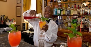 雞尾酒酒吧、室外用餐、天天營業