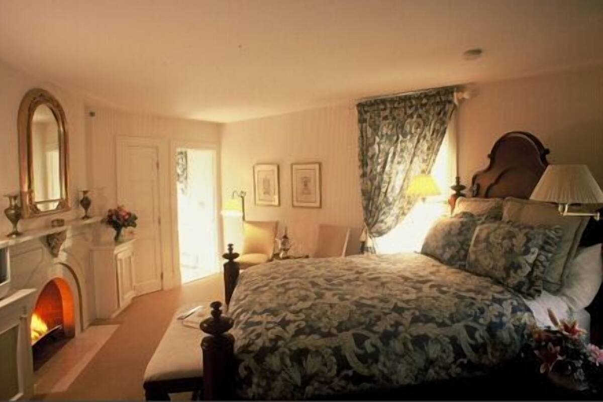 Standard Room | Frette Italian sheets, premium bedding, minibar (some free items)