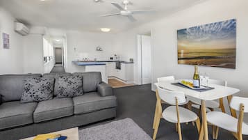 Top Floor One Bedroom Oceanview Apartment | Private kitchen