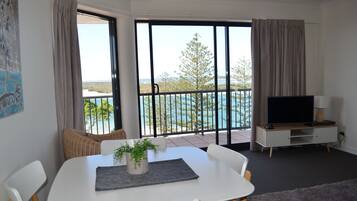 Top Floor One Bedroom Oceanview Apartment | Living area