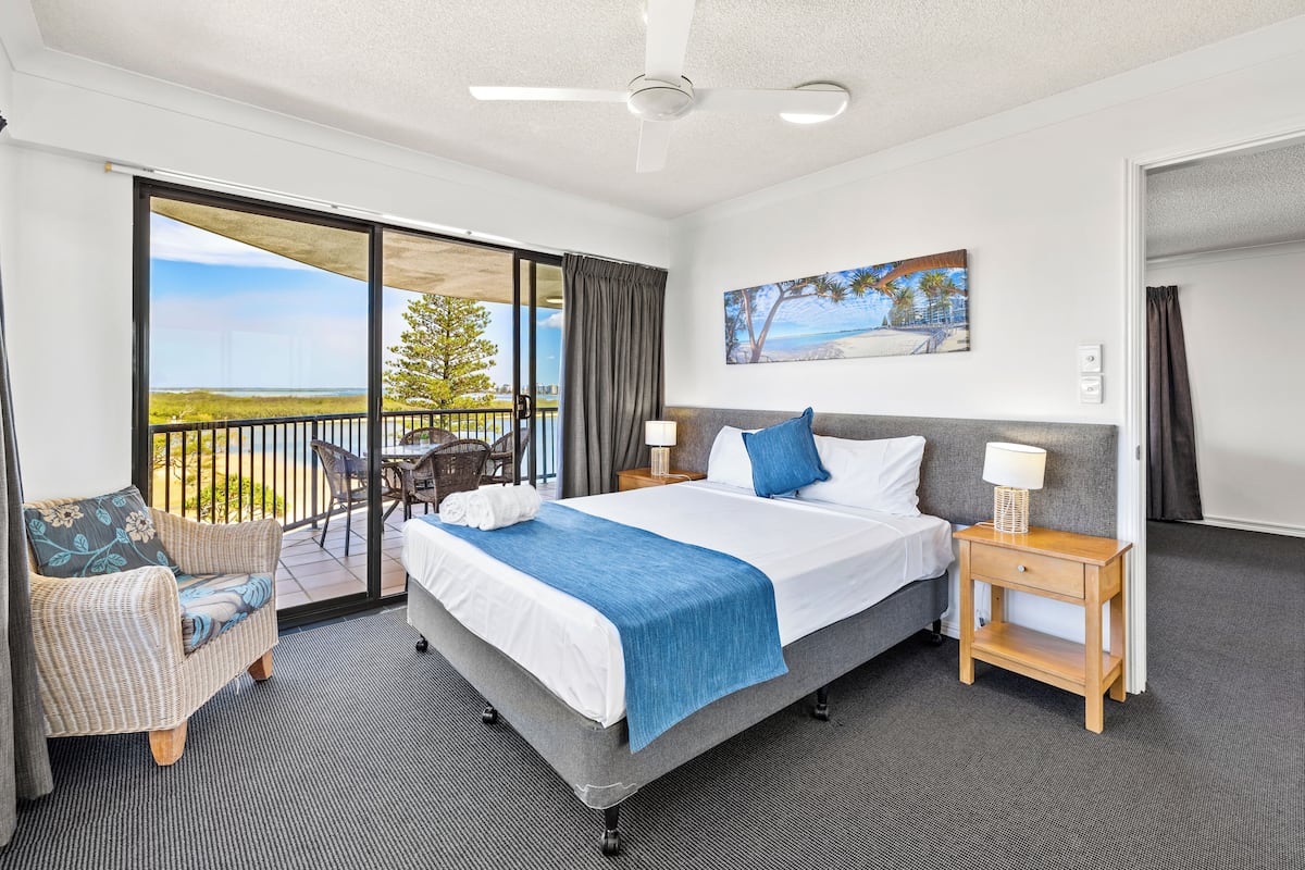 Large One Bedroom Oceanview Apartment