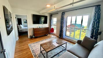 40-inch TV with cable channels