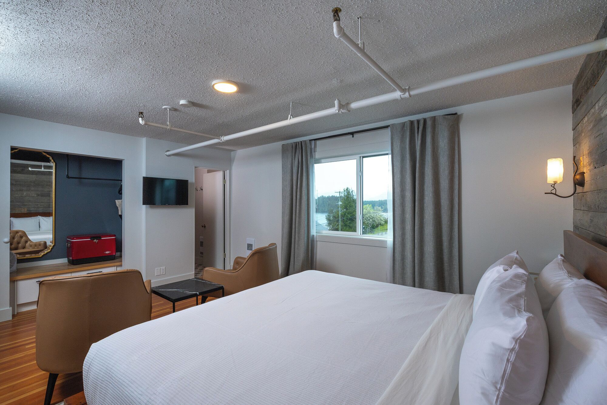 Chambre, 1 très grand lit | Vue de la chambre