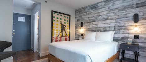 Basic Room, 1 Queen Bed | WiFi (free), bed sheets