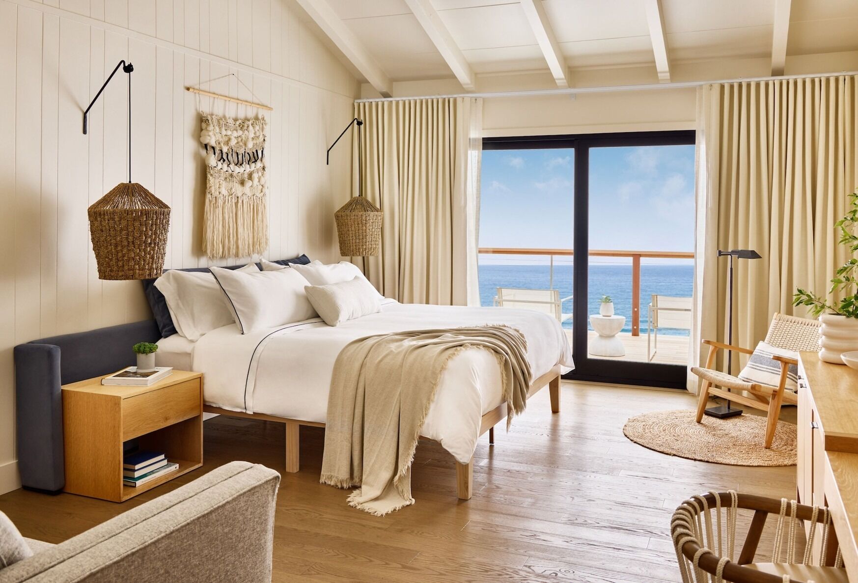 Premium bedding, in-room safe, iron/ironing board, free rollaway beds