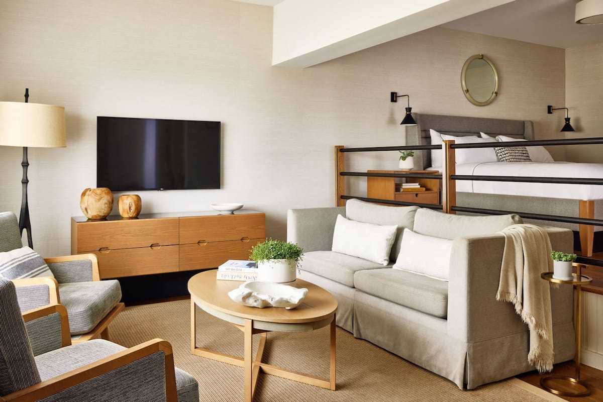 Premium bedding, in-room safe, iron/ironing board, free rollaway beds