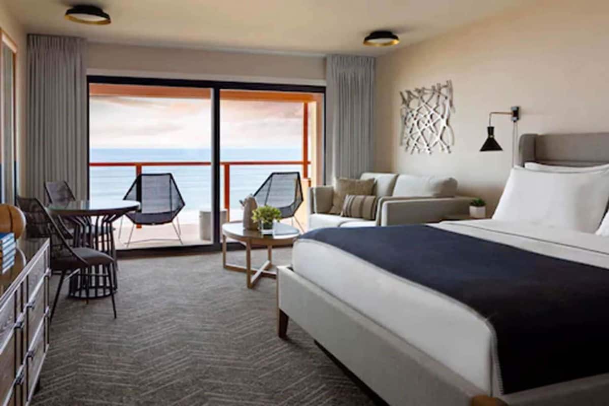 Premium bedding, in-room safe, iron/ironing board, free rollaway beds