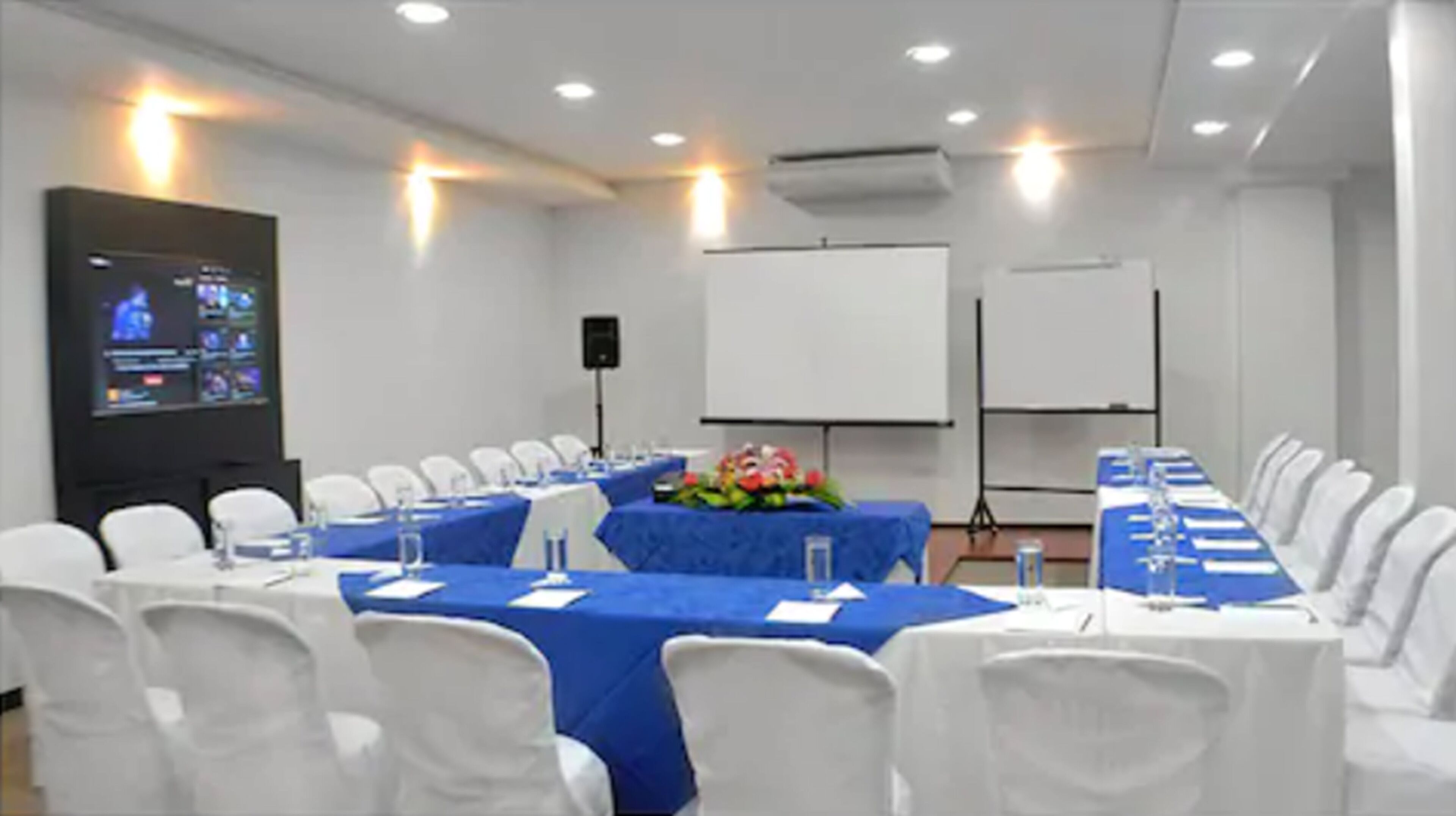 Foto - Hotel Castell - Cerca Del Aeropuerto