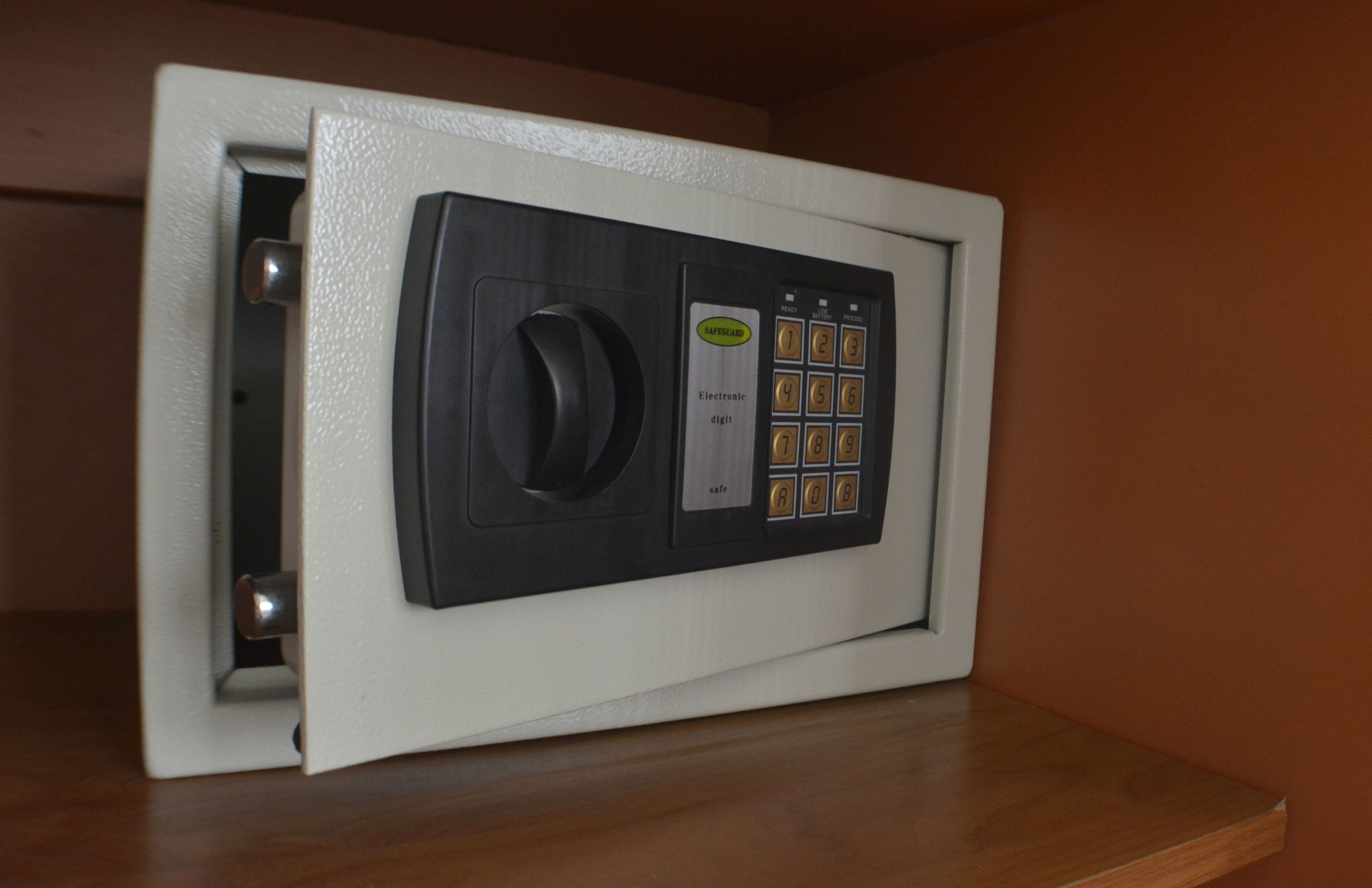 Foto - Hotel Castell - Cerca Del Aeropuerto