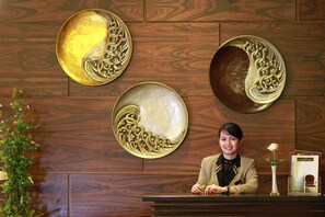 Concierge desk - Premier Basko Hotel Padang (Padang)