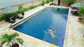 Kolam renang outdoor