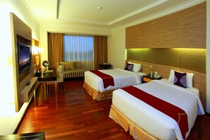 Deluxe Room | Minibar, in-room safe, free WiFi - Premier Basko Hotel Padang (Padang)