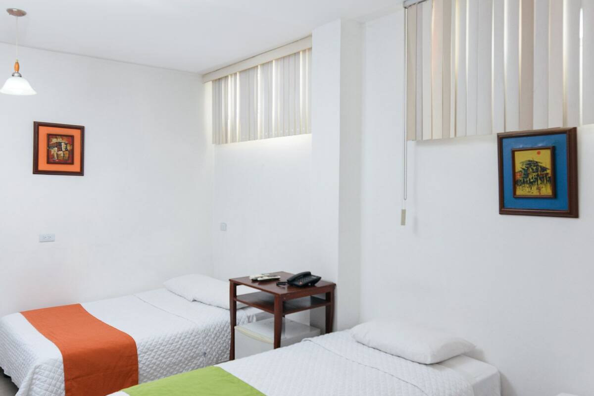 3 bedrooms, Egyptian cotton sheets, down duvets, pillow-top beds