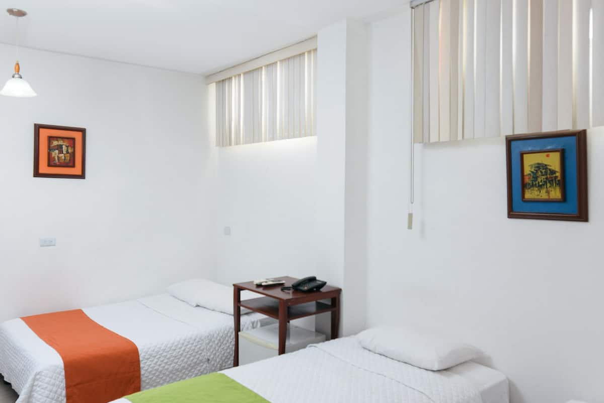 3 bedrooms, Egyptian cotton sheets, down duvets, pillow-top beds