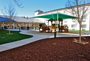 Children’s play area – outdoor - Landmark Inn Fort Irwin (Fort Irwin)