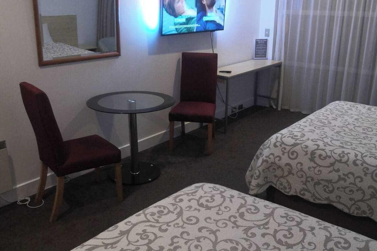 Estúdio exclusivo, 2 camas Queen | 1 quarto, cofres nos quartos, escrivaninha