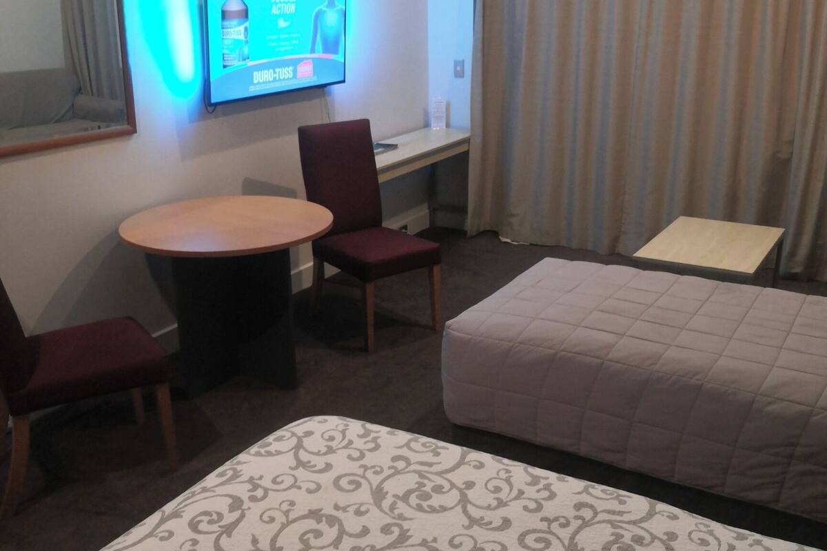 Quarto triplo (Studio) | 1 quarto, cofres nos quartos, escrivaninha