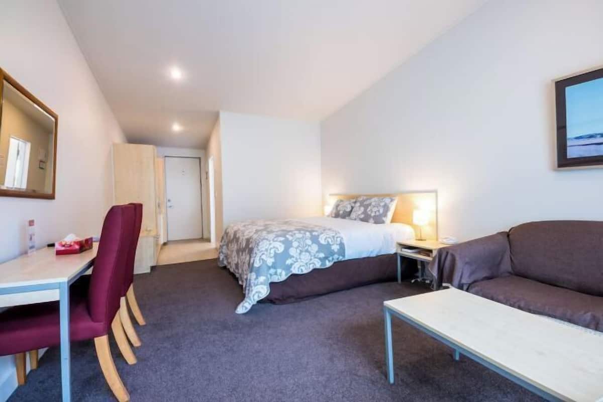 1 chambre, coffres-forts dans les chambres, bureau