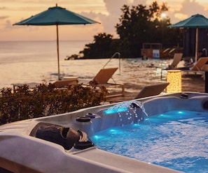 Outdoor spa tub - Lotte Hotel Guam (Tamuning)
