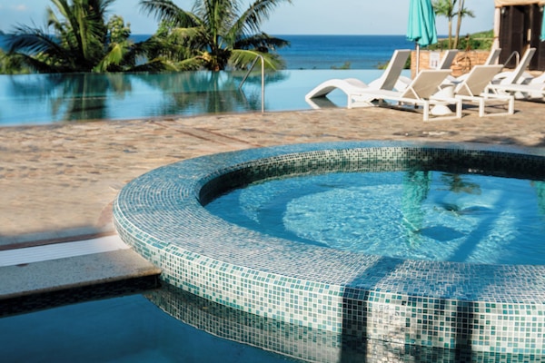 Bathtub spa outdoor