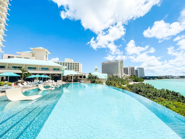 2 outdoor pools, cabanas (surcharge) - Lotte Hotel Guam (Tamuning)