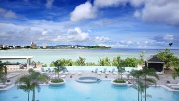 2 piscinas al aire libre, camas de piscina con cargo