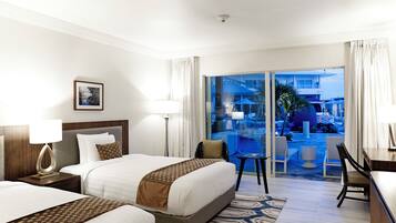 Pool Access Club with Club Lounge Access | Zimmersafe, Schreibtisch, Bügeleisen/Bügelbrett, kostenloses WLAN