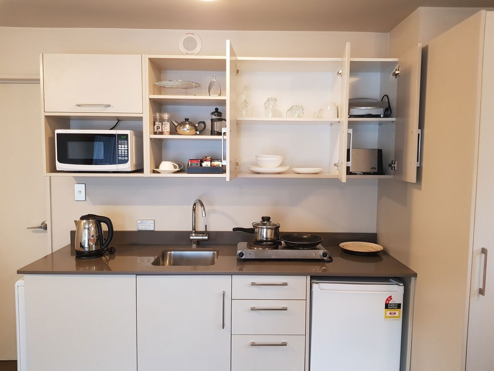 私人厨房 | 冰箱、微波炉、炉灶、意式浓缩咖啡机