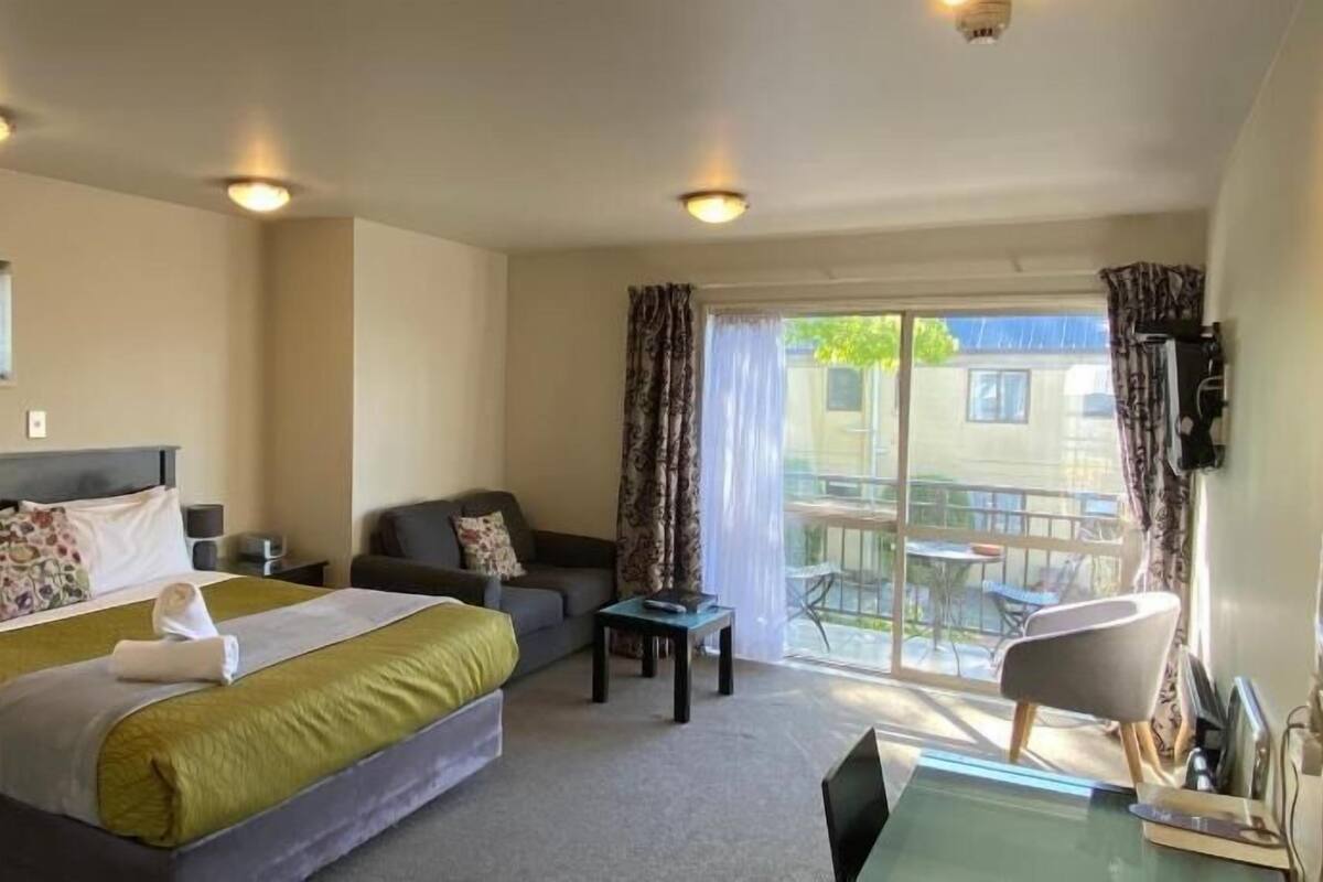 遮光窗帘、隔音、熨斗/熨衣板、婴儿床