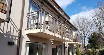 De Lago Motel Apartments