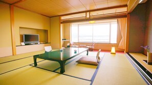 Traditional Room with Mt. Fuji View | Room amenity - Hotel Kaminoyu Onsen (Kai)